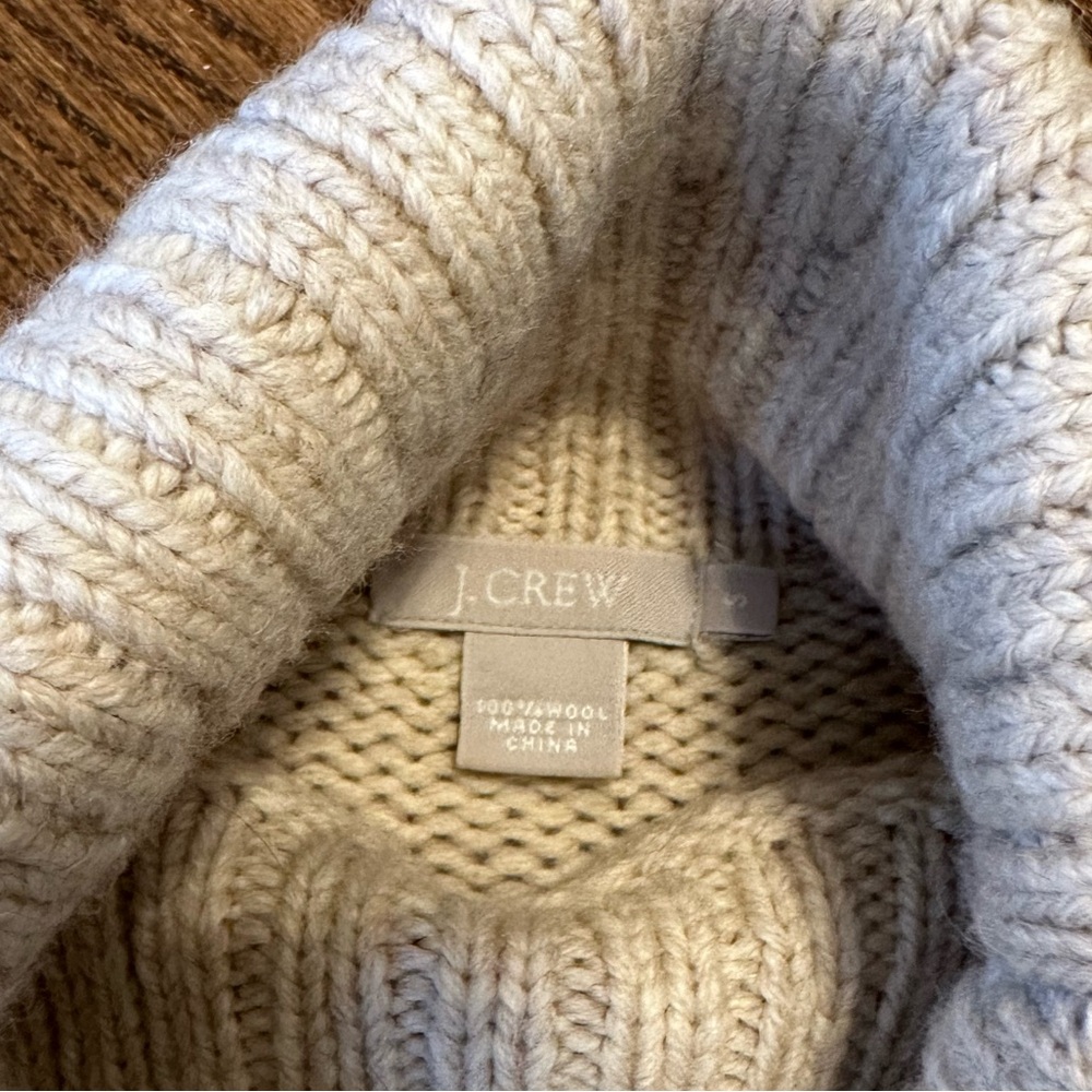 J. CREW Wool Turtle Neck - Picture 4 of 4